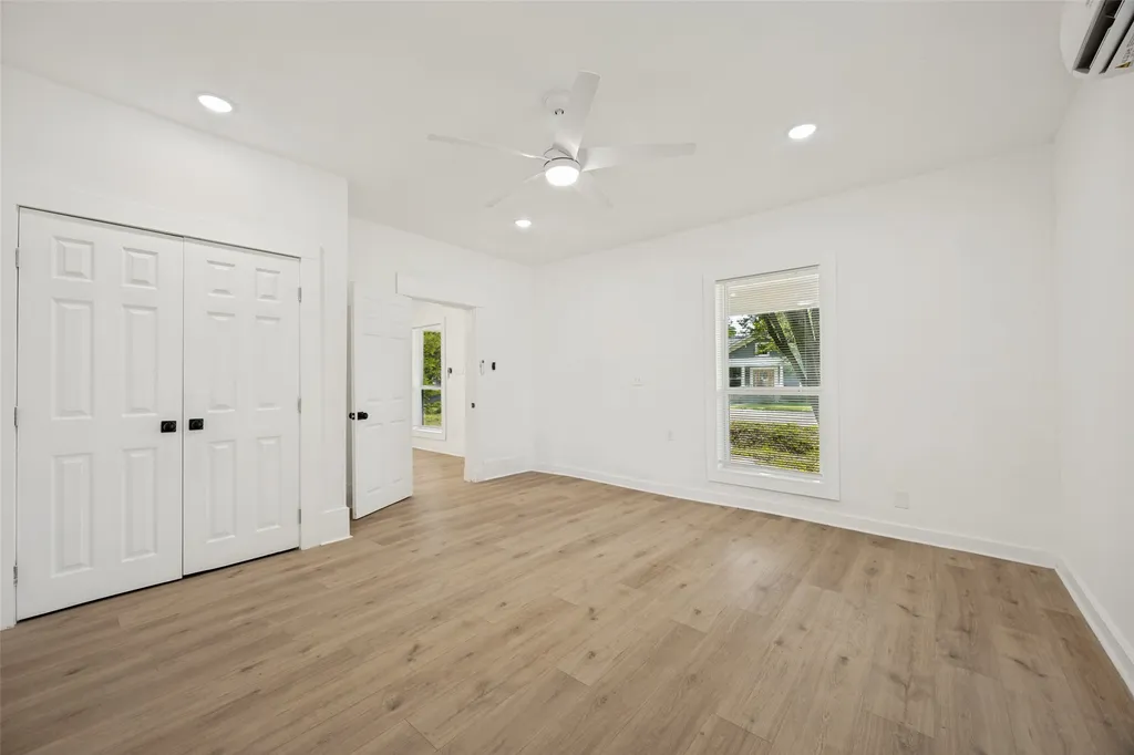 404 S Pearl Street Trenton TX 75490