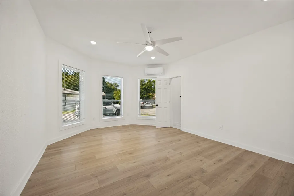 404 S Pearl Street Trenton TX 75490