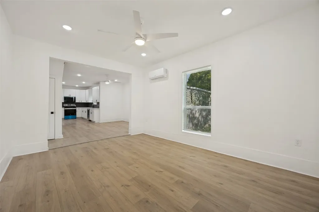 404 S Pearl Street Trenton TX 75490