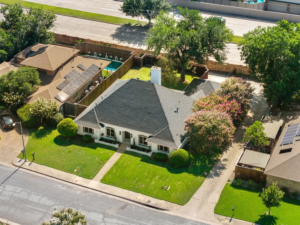 9406 Hilldale Drive Dallas TX 75231