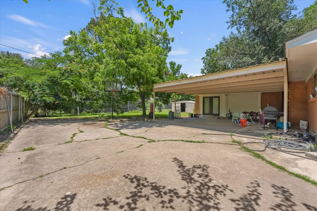 2803 Bois D Arc Street Commerce TX 75428