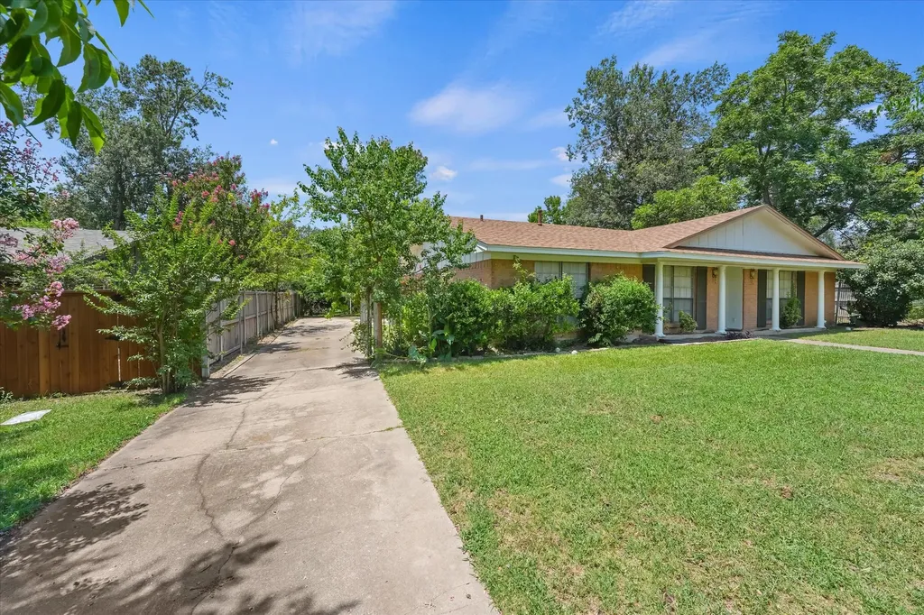 2803 Bois D Arc Street Commerce TX 75428