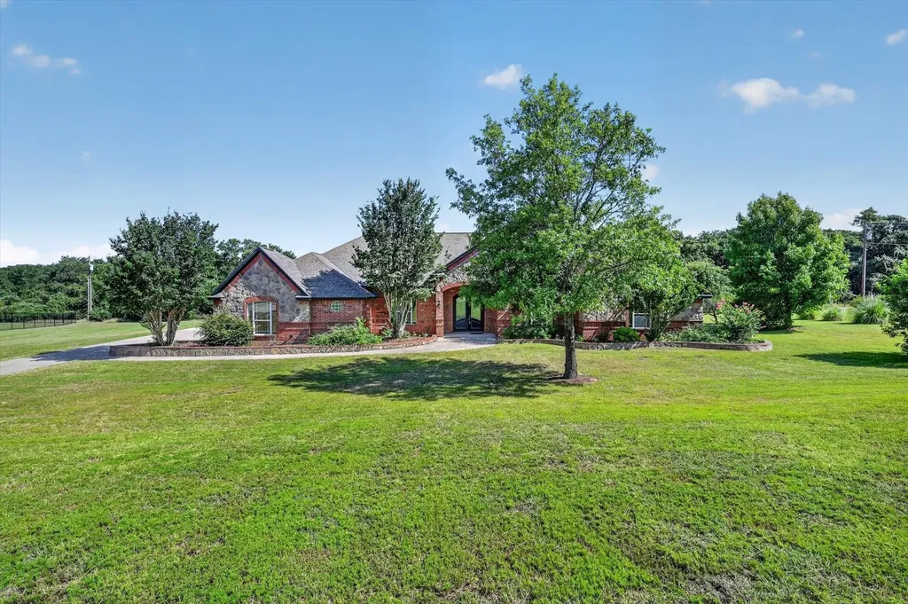 308 W Aurora Vista Trail Aurora TX 76078