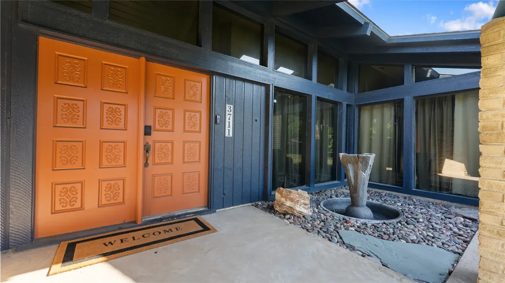 3711 Blue Trace Lane Farmers Branch TX 75244