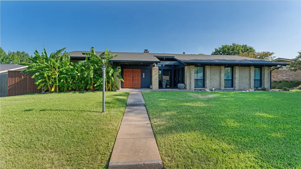 3711 Blue Trace Lane Farmers Branch TX 75244