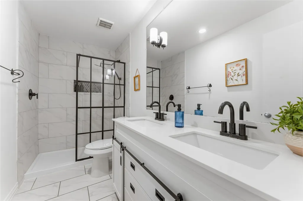 3711 Blue Trace Lane Farmers Branch TX 75244