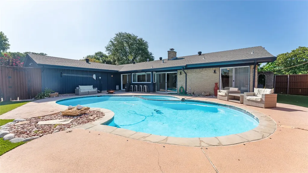 3711 Blue Trace Lane Farmers Branch TX 75244
