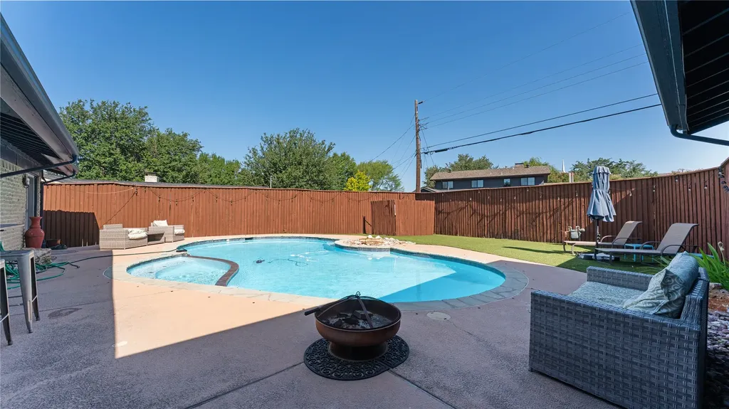 3711 Blue Trace Lane Farmers Branch TX 75244