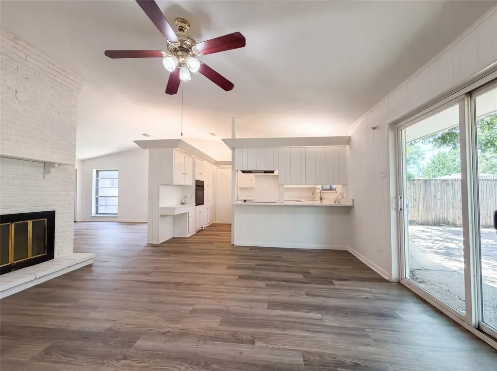 2111 Royal Oaks Drive Irving TX 75060