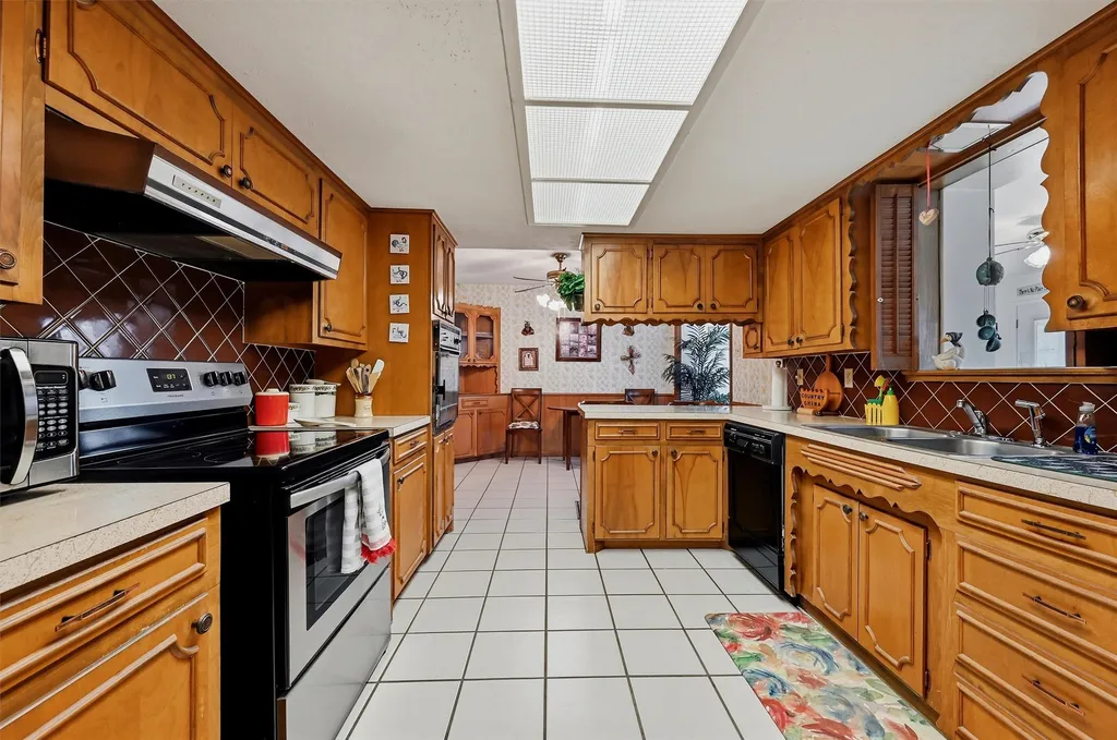 3751 Highway 289 Dorchester TX 75459