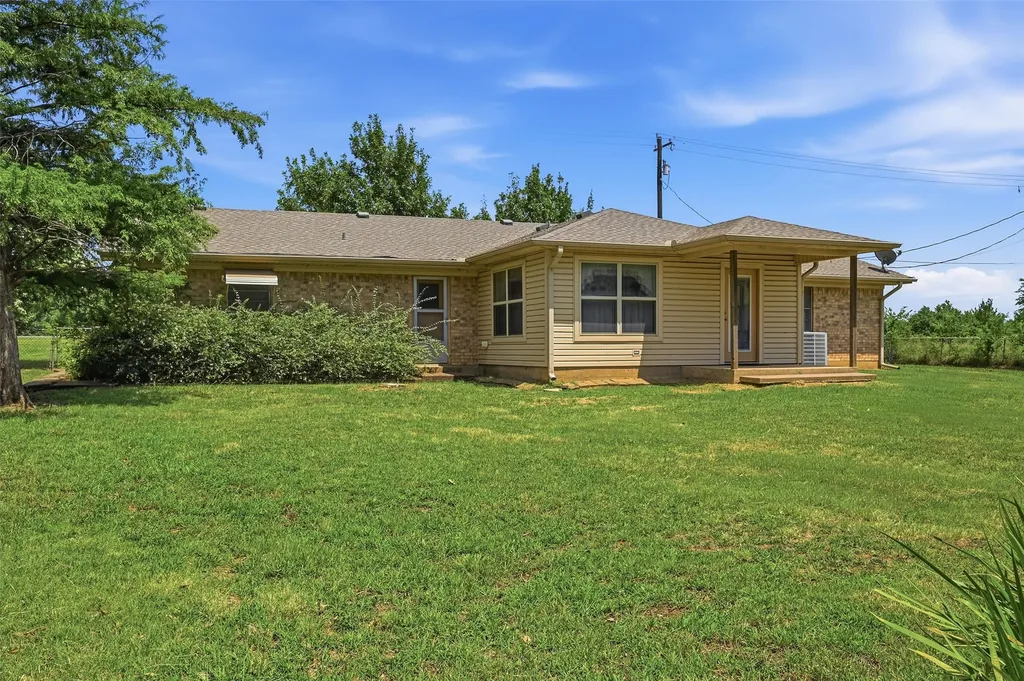 3751 Highway 289 Dorchester TX 75459