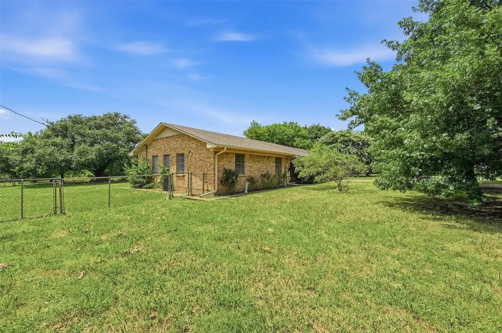 3751 Highway 289 Dorchester TX 75459