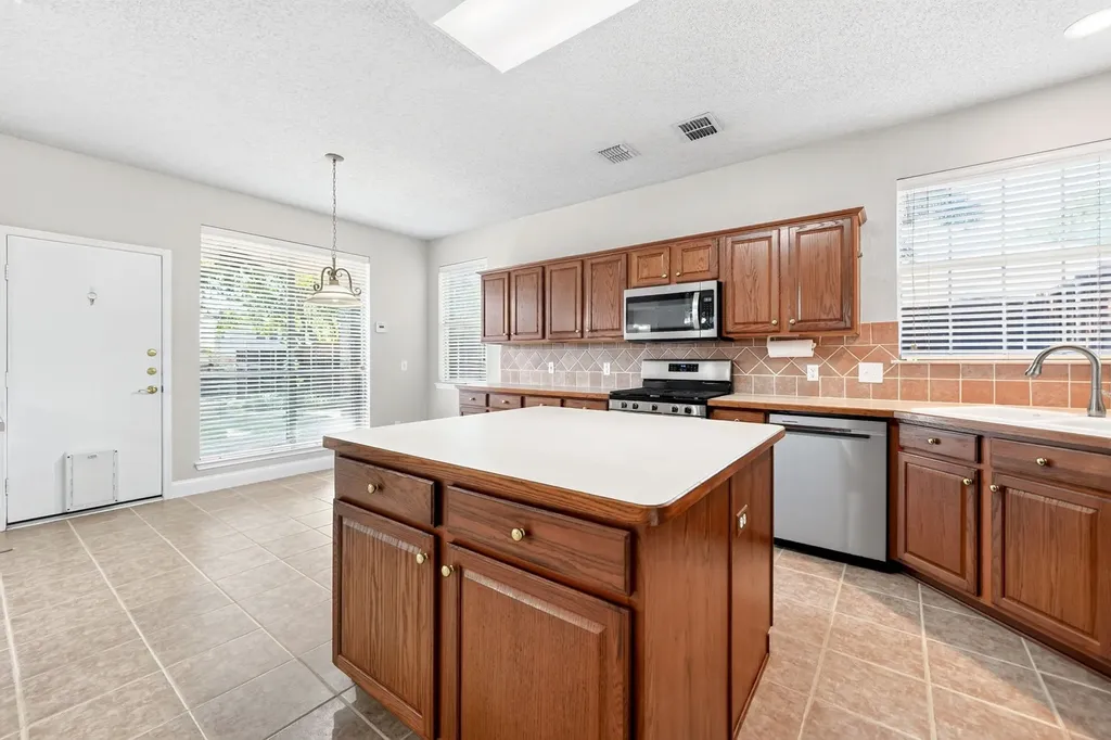 905 Hampstead Drive Mesquite TX 75181