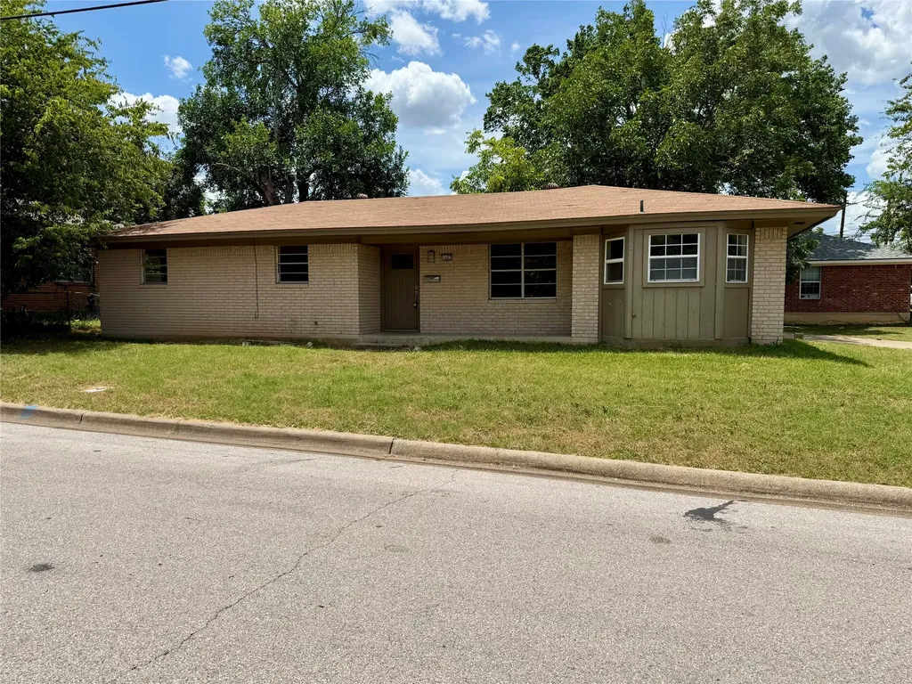 1407 N East Street Belton TX 76513