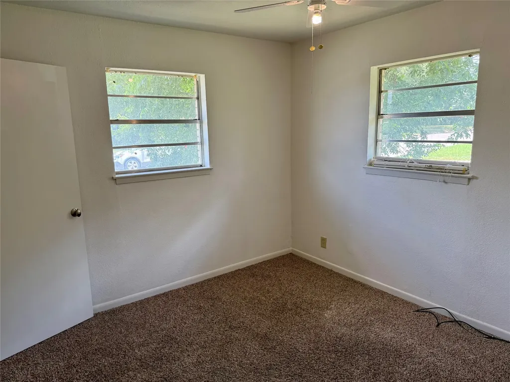 1407 N East Street Belton TX 76513