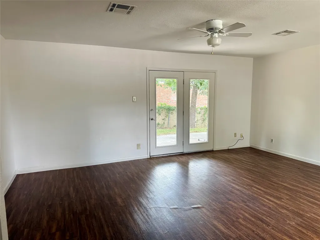 1407 N East Street Belton TX 76513