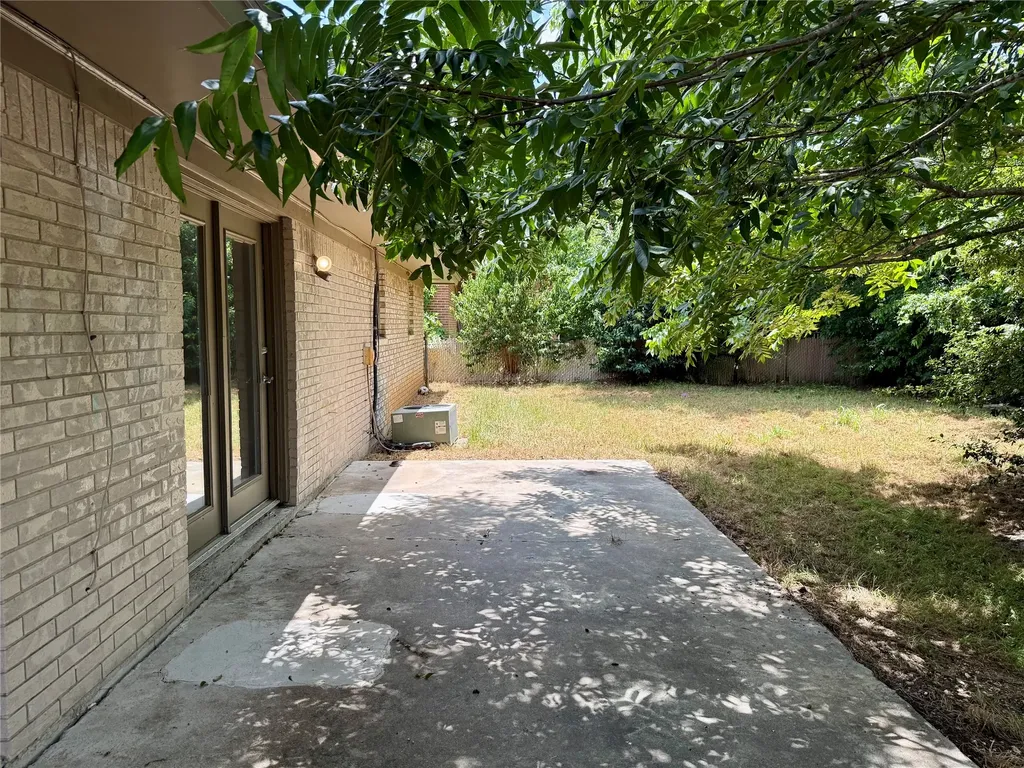1407 N East Street Belton TX 76513