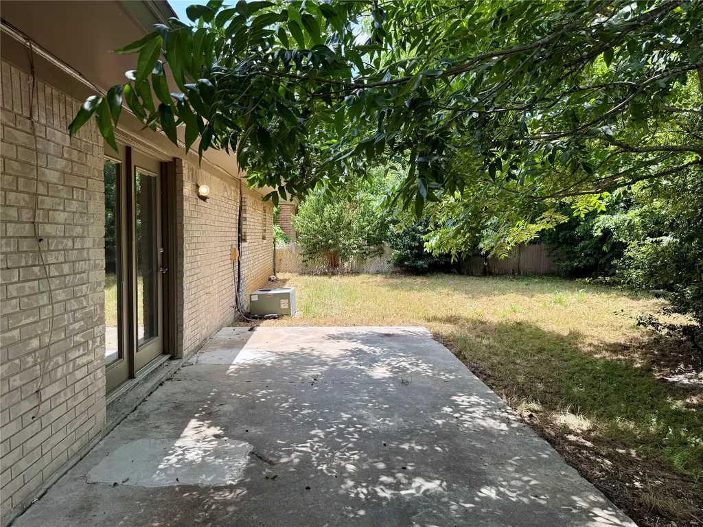 1407 N East Street Belton TX 76513