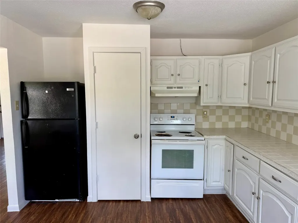 1407 N East Street Belton TX 76513