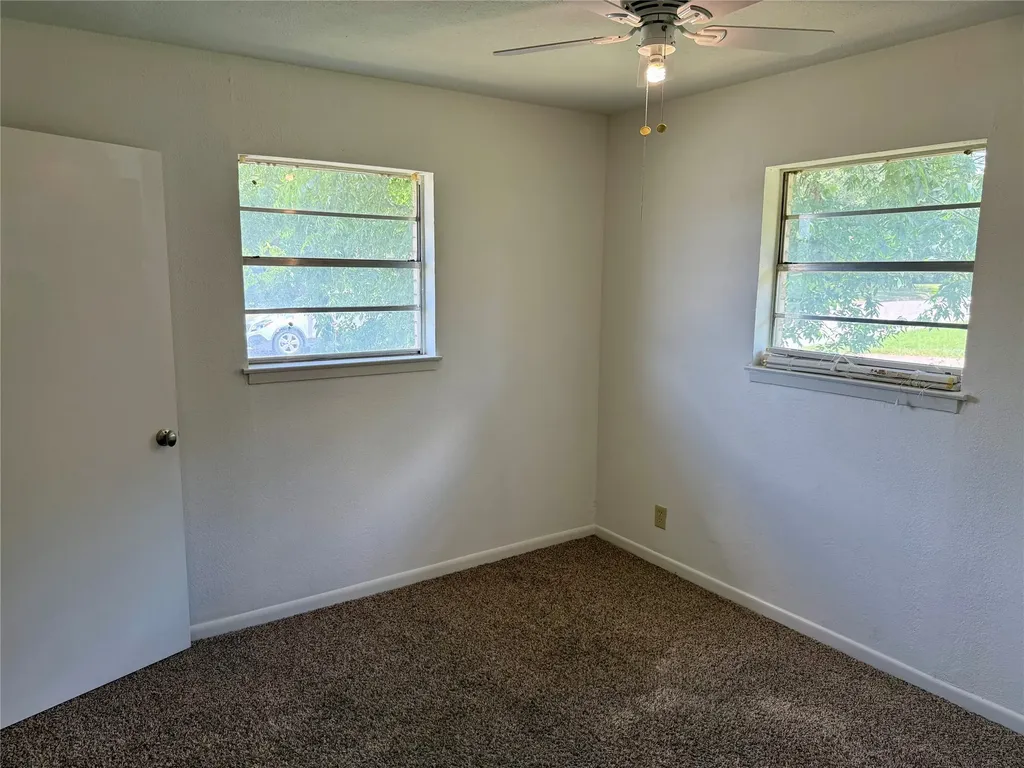 1407 N East Street Belton TX 76513