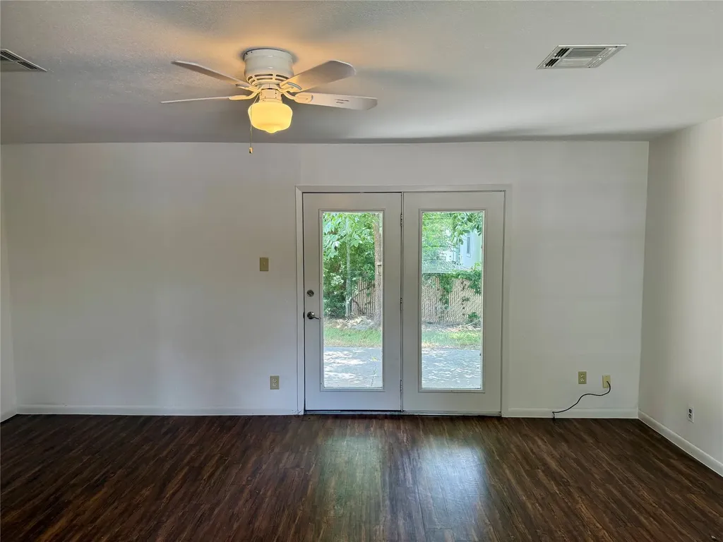 1407 N East Street Belton TX 76513