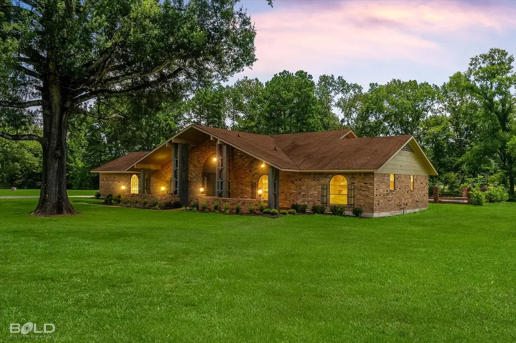 13695 Four Forks Road Keithville LA 71047