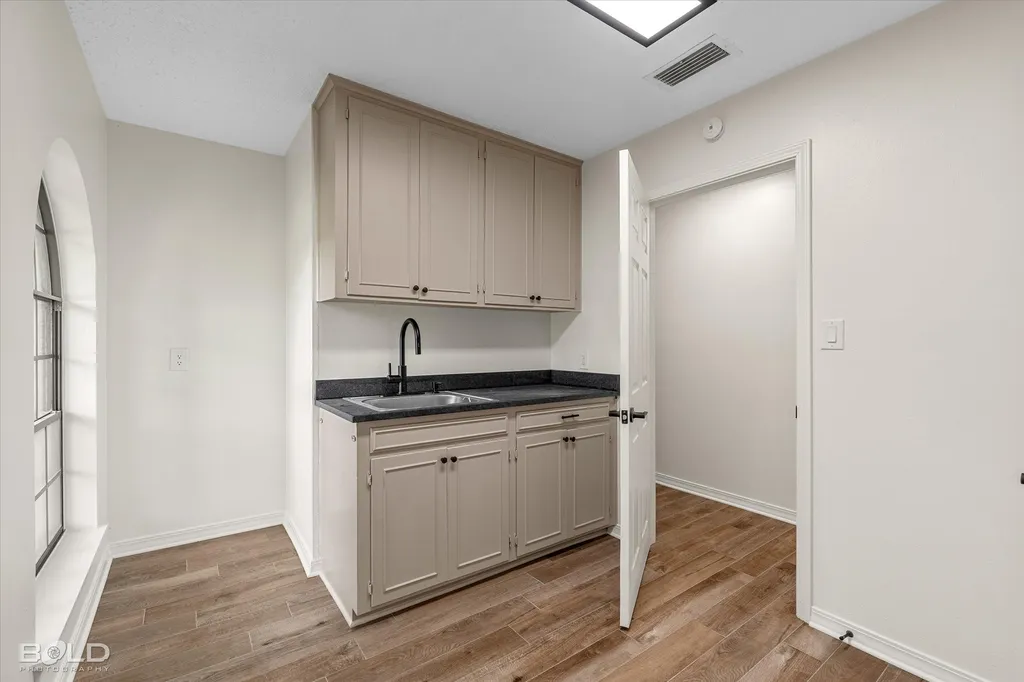 13695 Four Forks Road Keithville LA 71047