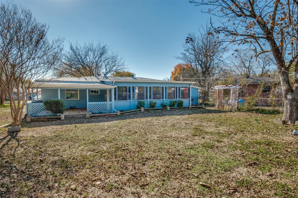 1701 Merrywood Way Gainesville TX 76240