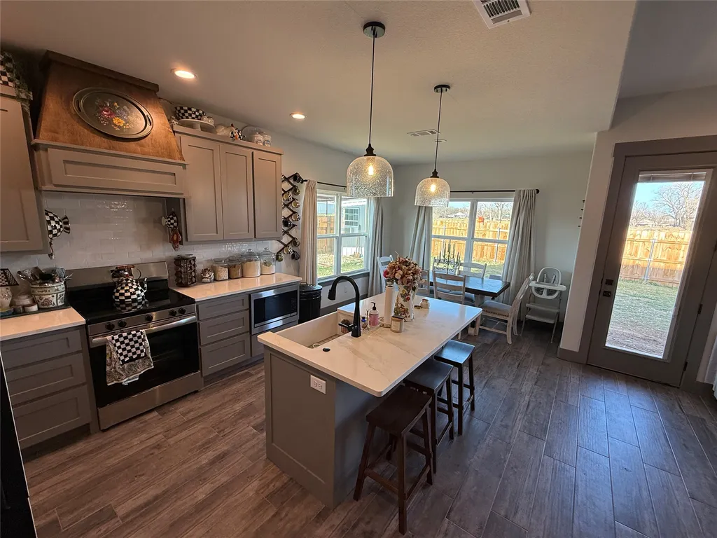 9221 Parkview Tolar TX 76476