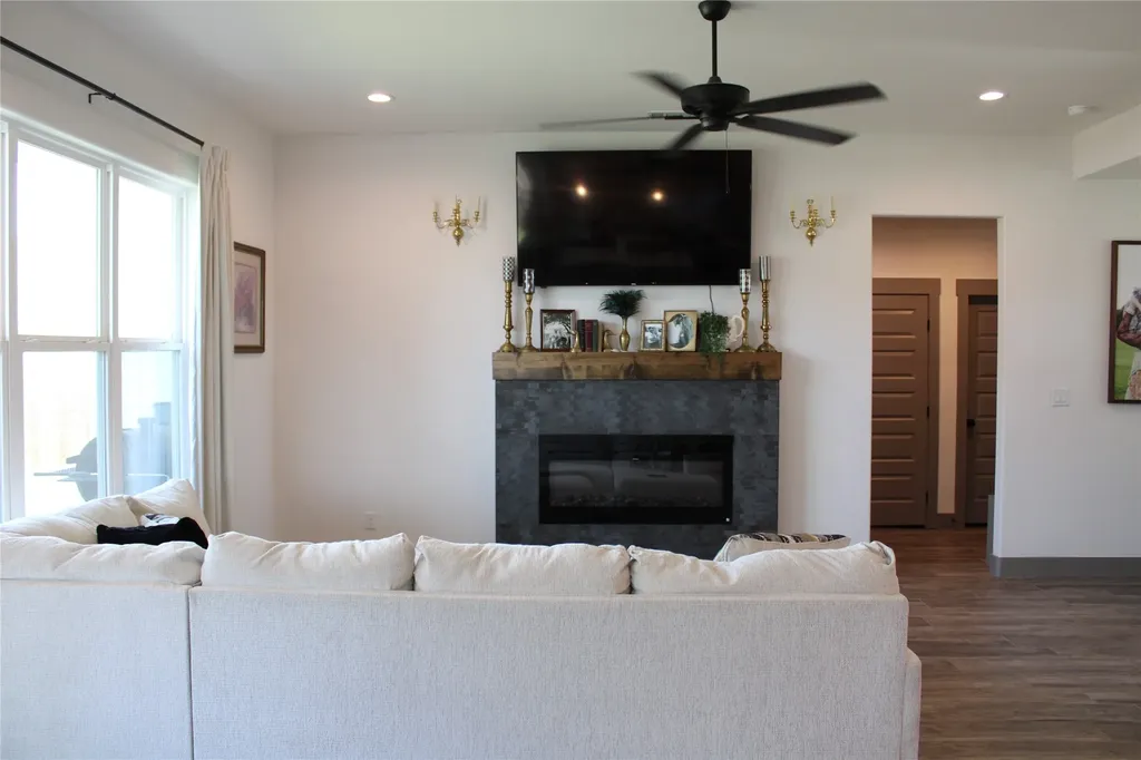 9221 Parkview Tolar TX 76476