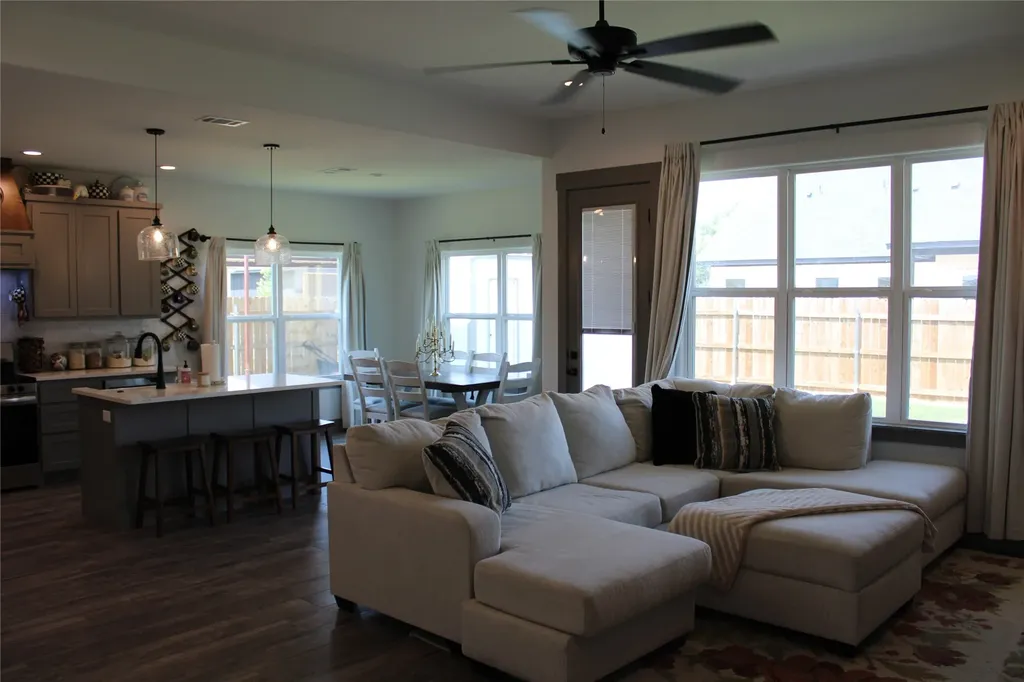 9221 Parkview Tolar TX 76476