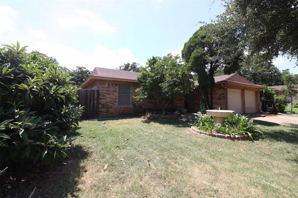 7340 Folkstone Drive Forest Hill TX 76140
