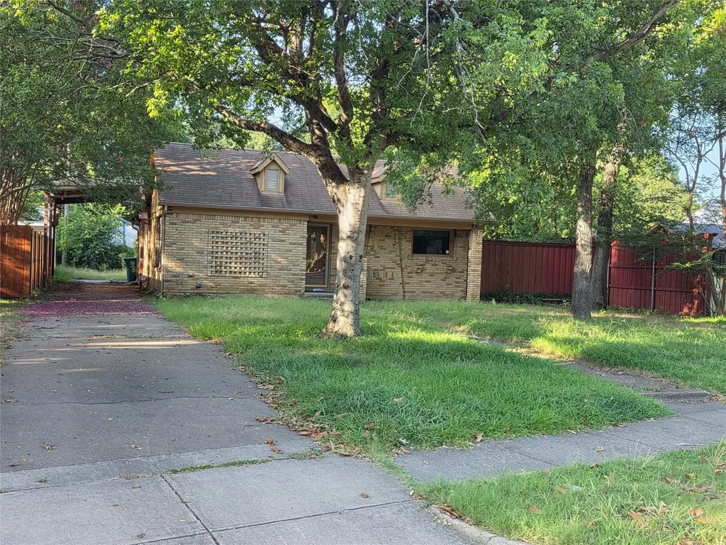 2216 Daisy Lane Fort Worth TX 76111