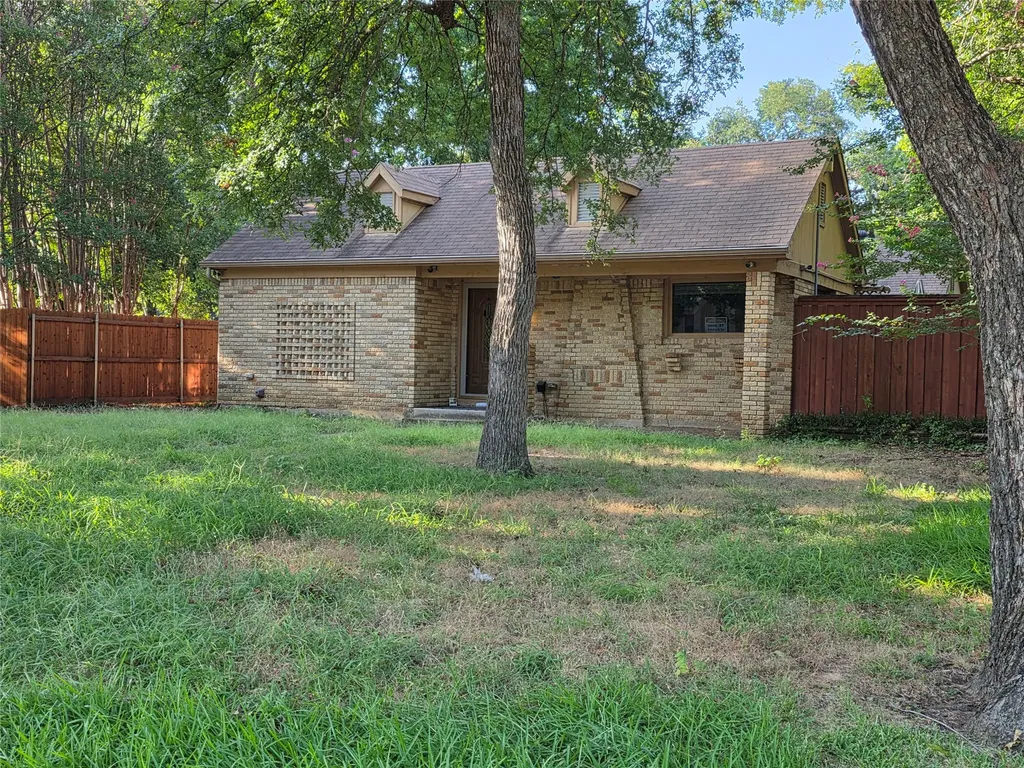 2216 Daisy Lane Fort Worth TX 76111