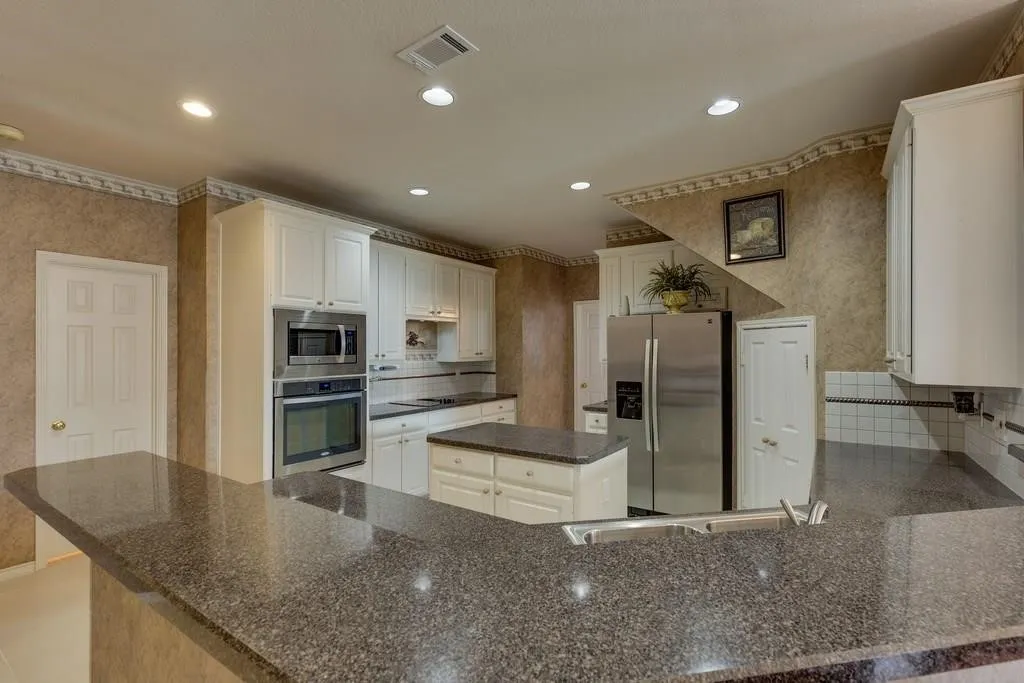 801 Steeps Court Euless TX 76039