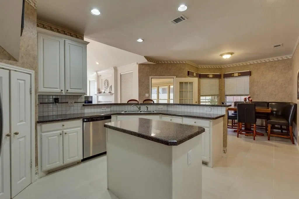 801 Steeps Court Euless TX 76039
