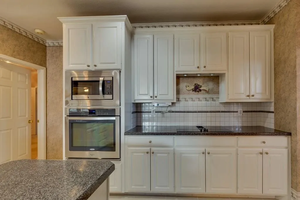 801 Steeps Court Euless TX 76039