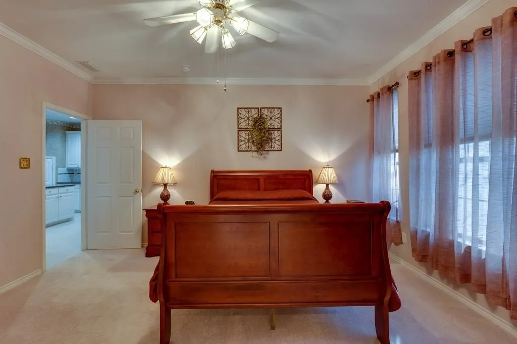 801 Steeps Court Euless TX 76039