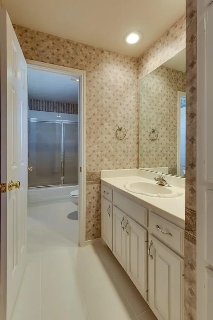 801 Steeps Court Euless TX 76039