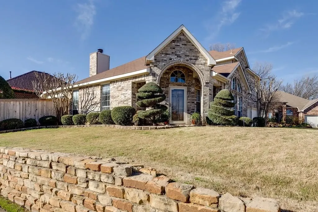 801 Steeps Court Euless TX 76039