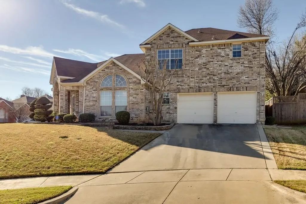 801 Steeps Court Euless TX 76039