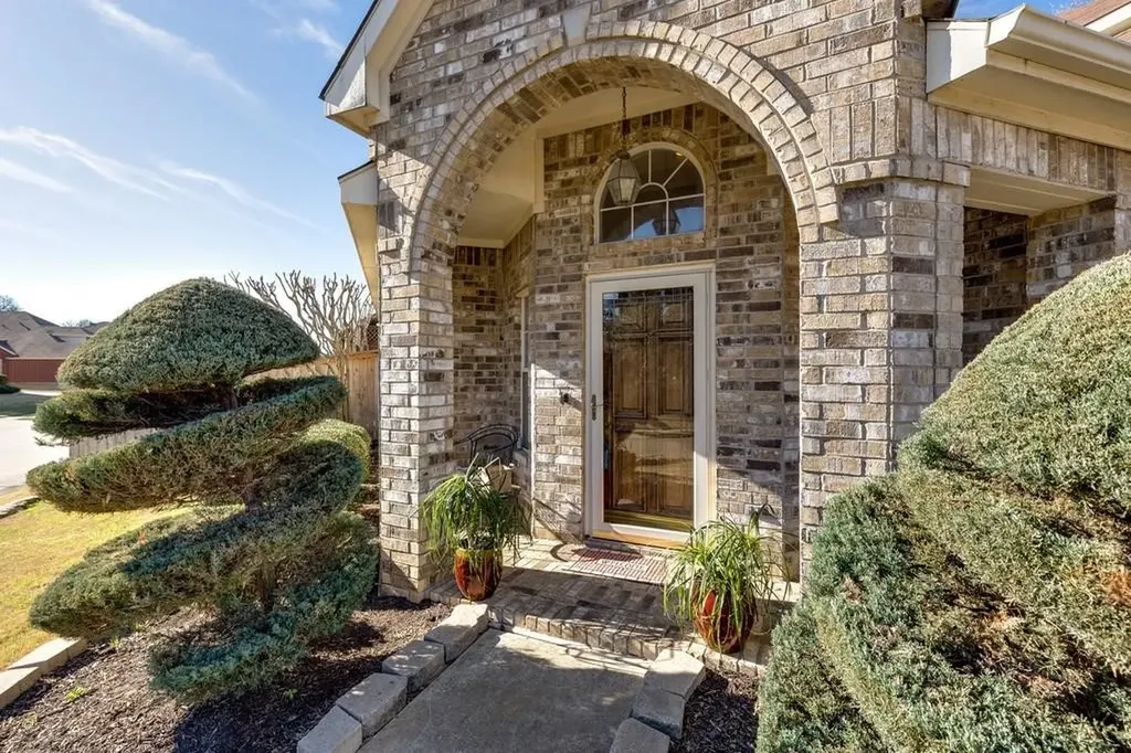 801 Steeps Court Euless TX 76039
