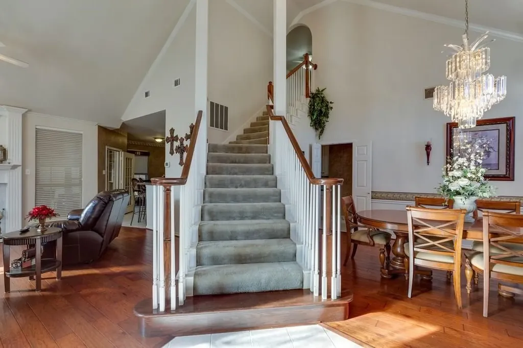 801 Steeps Court Euless TX 76039