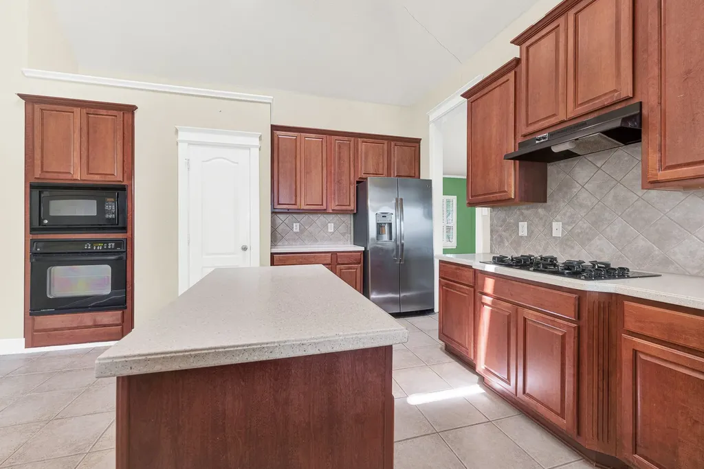 630 Candlewood Trail Murphy TX 75094