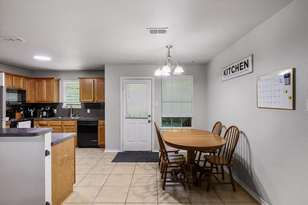 9165 Stonecreek Tyler TX 75703