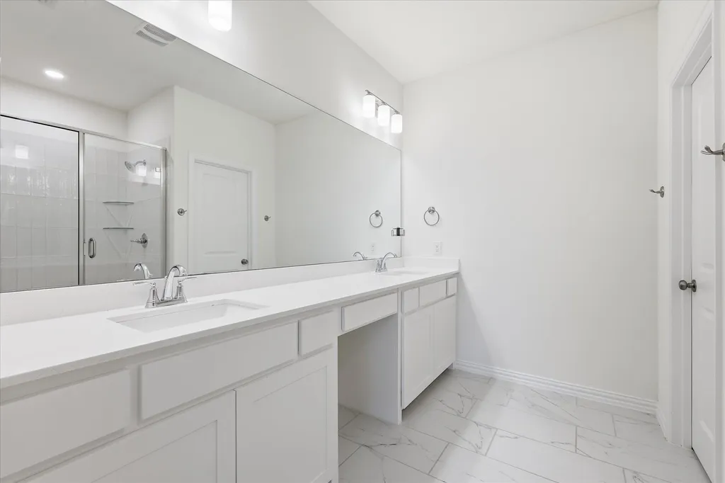 2537 Buttonbush Lane Garland TX 75042