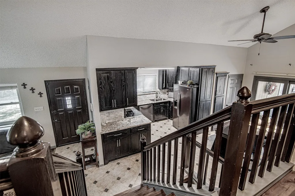 6112 Farmingdale Drive Arlington TX 76001