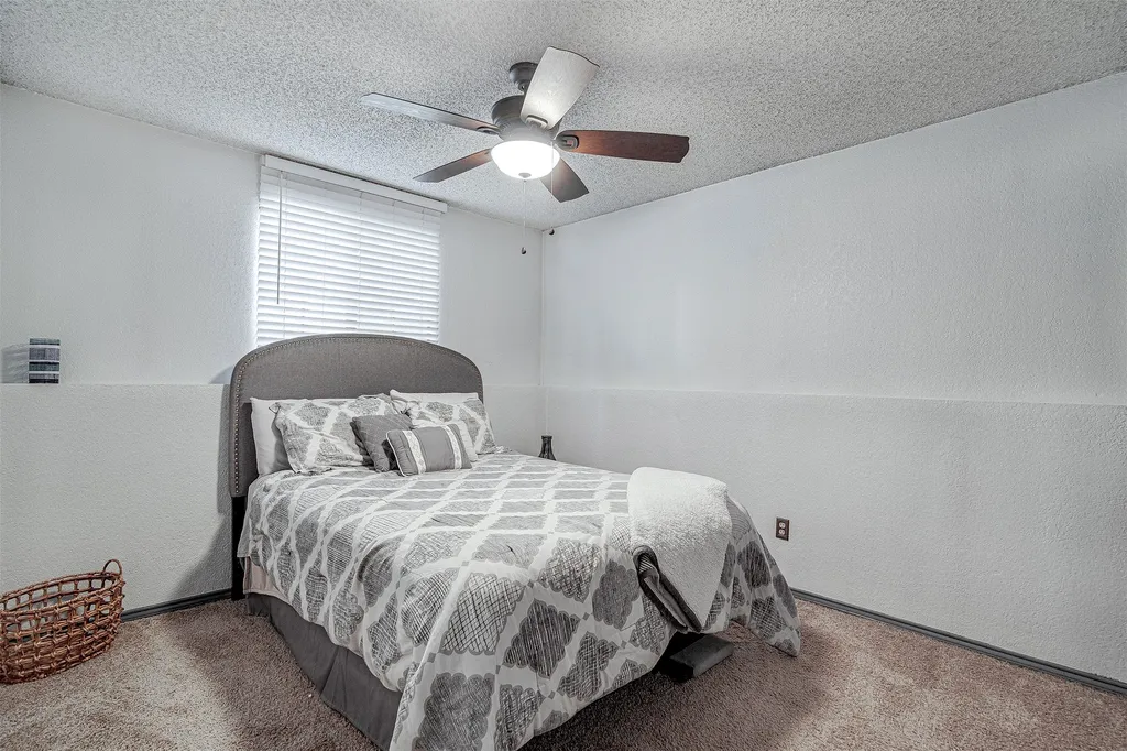 6112 Farmingdale Drive Arlington TX 76001