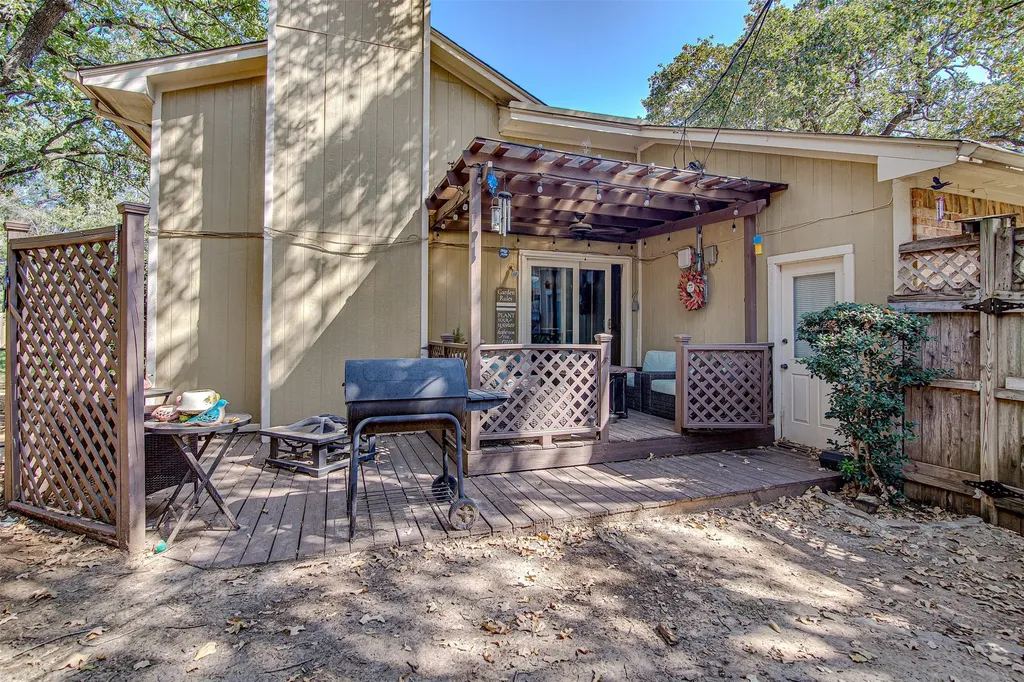 6112 Farmingdale Drive Arlington TX 76001