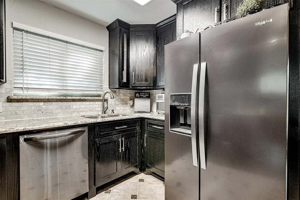 6112 Farmingdale Drive Arlington TX 76001